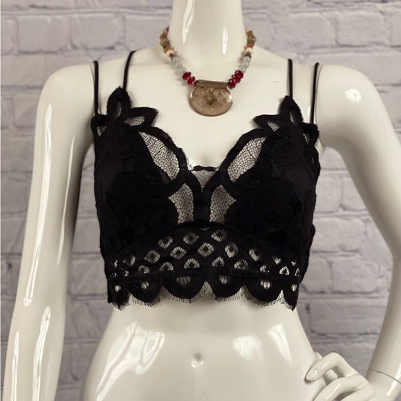 Brand New Plus Crochet Lace Bralette With Bra Pads Various - Picture 15 of 16